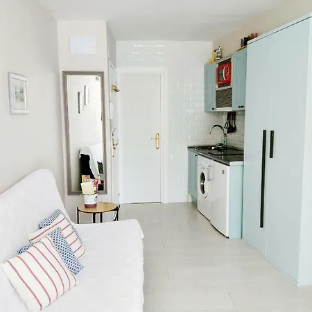 Apt In The Heart Of * בנידורם